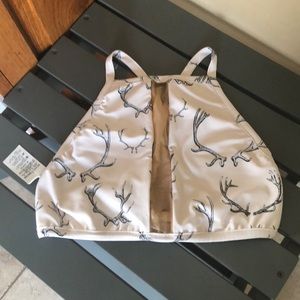 Boys and arrows Vinny top in buck wild